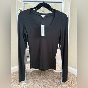 NWT Garage Women's Elegant Ribbed Black V Neck Long Sleeve Tee